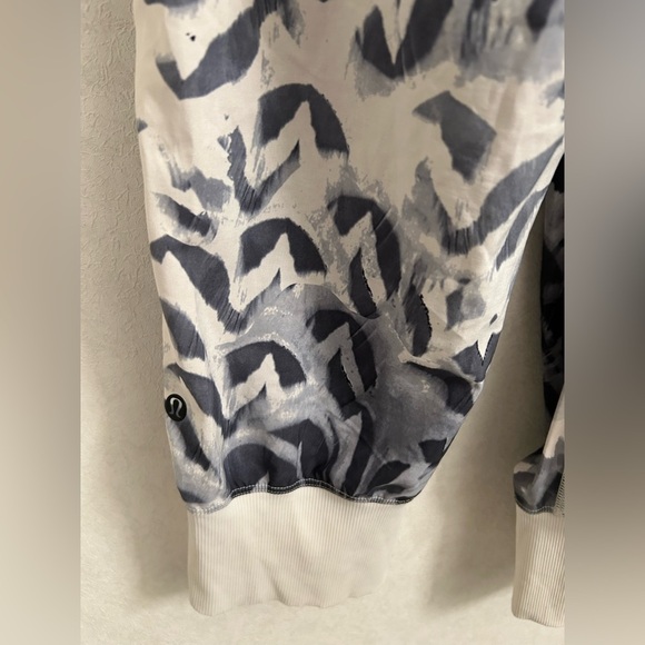 Lululemon Dance To Yoga Pant size 6 - Picture 10 of 10